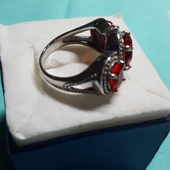 Red Diamond Ring - Picture 5 of 8